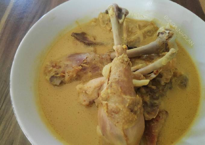 Gulai ayam ala2 padang