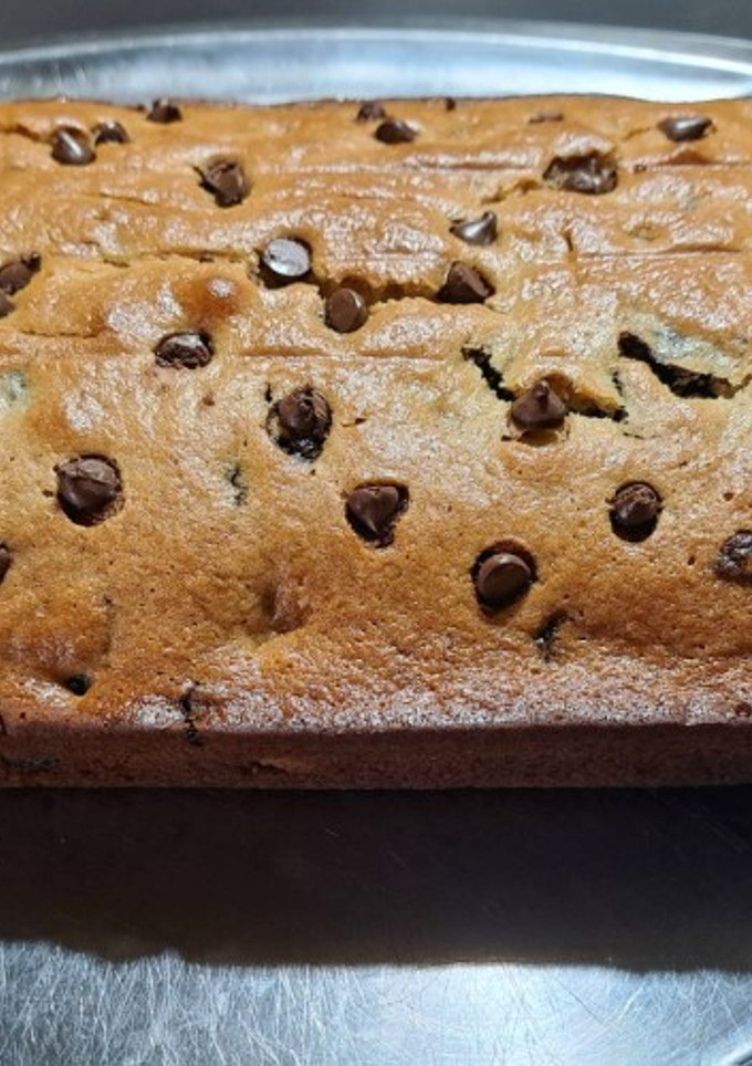 Una foto de Budín de banana, pasas y ciruelas sin manteca