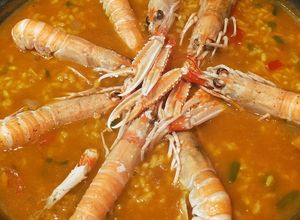 Una foto de Arroz caldoso con cigalas