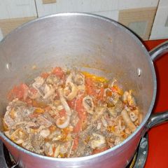 A picture of Ugali with wet matumbo.