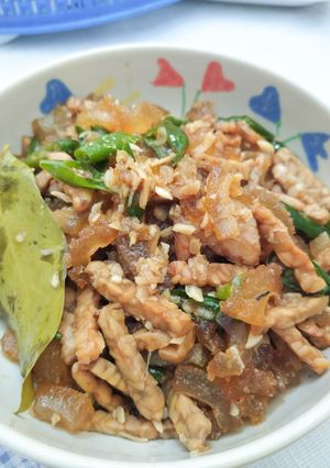 Foto resep Tumis kikil dan tempe cabai hijau
