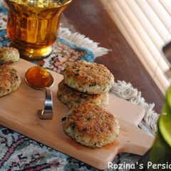 Tuna fish patties A picture of Tuna fish patties.