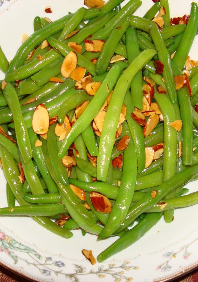 A picture of String beans almondine.