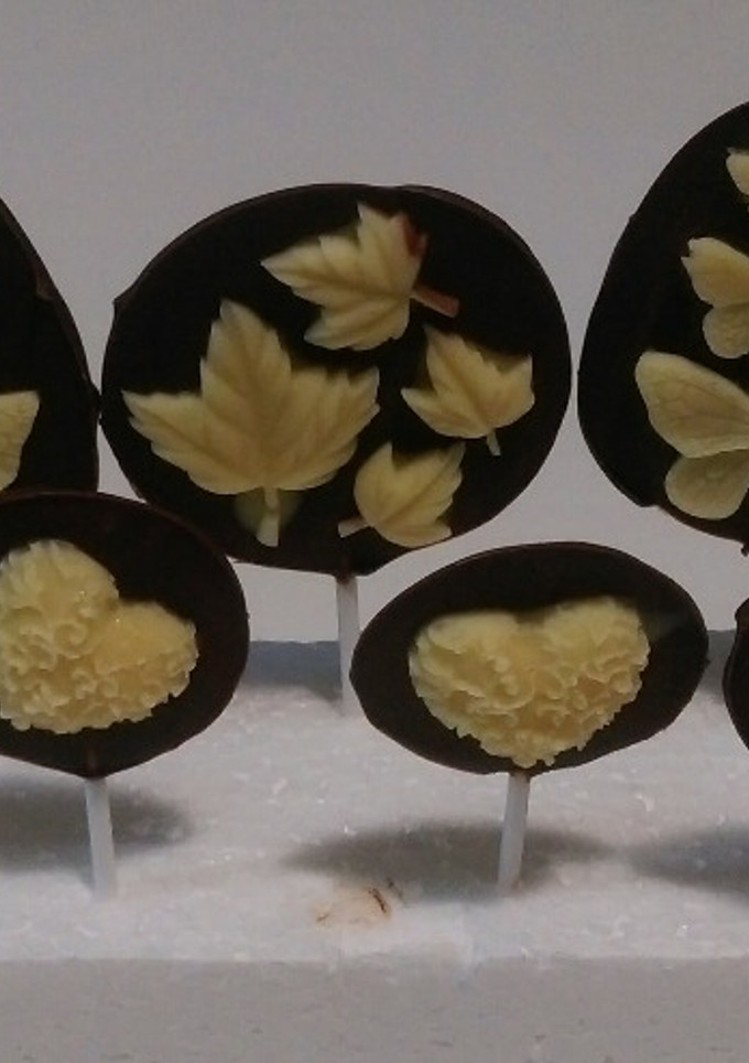 Una foto de Piruletas bicolor de chocolate belga