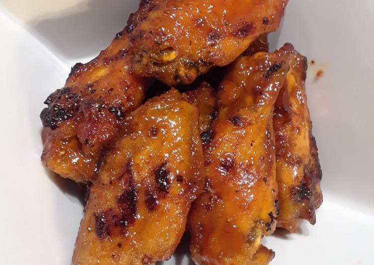 Cara Gampang Menyiapkan Buffalo Chicken Wings yang Enak