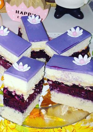 O poză a rețetei Prăjitura Orhidee Violet.