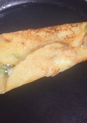 मूंग दाल चीला (moong dal cheela recipe in Hindi) रेसिपी मुख्य फोटो