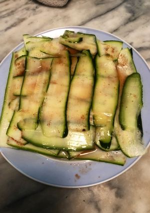 Foto di Zucchine marinate gravlax style
