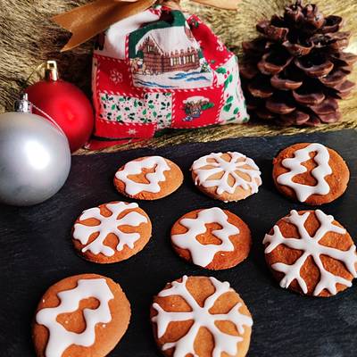 Biscuits de Noël à la cannelle - Recette par Contes et Délices