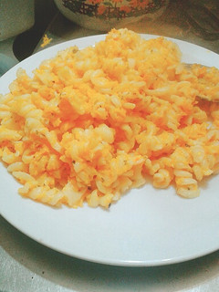 Una foto de Fideos con salsa de zapallo. Rico rápido y económico