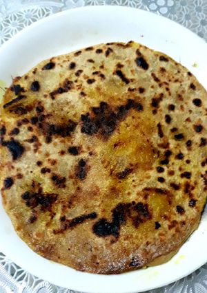 A picture of Aloo parantha.