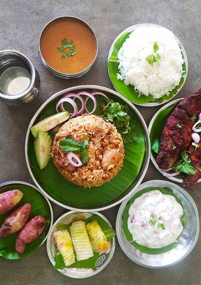 பிரஷர் குக்கர் சிக்கன் பிரியாணி- ஆம்பூர் சிக்கன் பிரியாணி செய்முறை முக்கிய புகைப்படம்