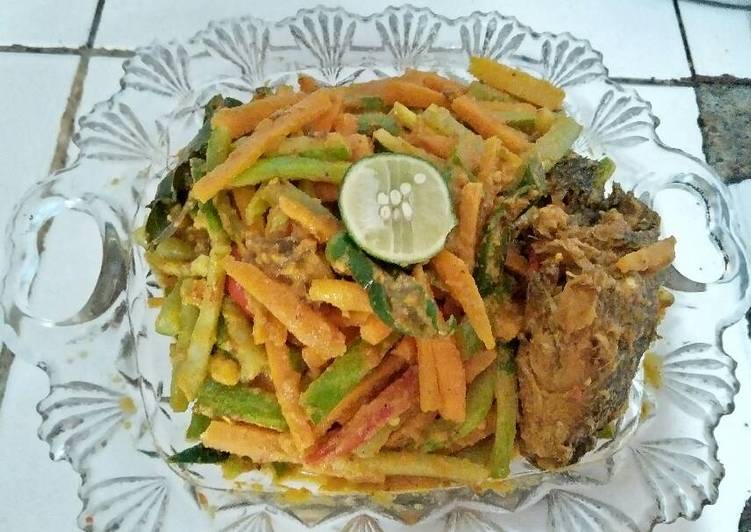 Cara membuat Ikan acar kuning Sederhana dan Mudah Dibuat