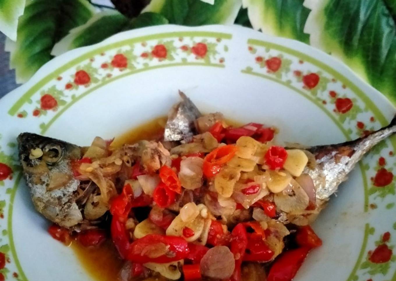 325. Ikan Goreng Bumbu Rajang