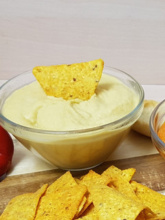 Una foto de Hummus clásico