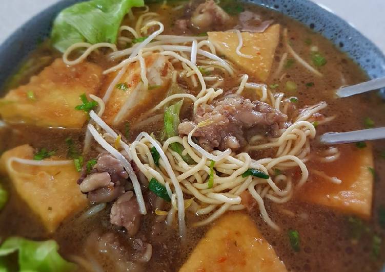 Recipe of Award-winning Been Curd and Dried Noodles Soup (Tahu Campur)
