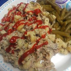 A picture of Creamy Cavatappi with pulled Pork.
