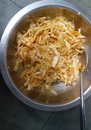કોબી નું સલાડ (Kobi Salad Recipe In Gujarati) રેસીપી મુખ્ય ફોટો