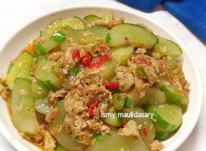 Foto resep Tumis Pedas Timun Telur