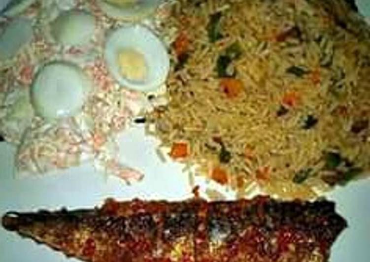 Recipe of Super Quick Homemade Noodles with Roasted fish and coleslaw salad