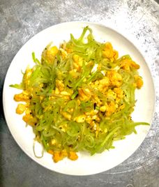 su hào xào trứng