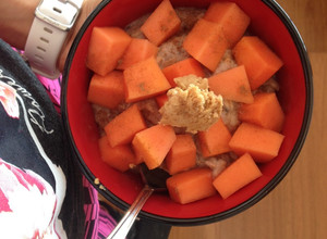 Una foto de Porridge de avena, semillas y claras