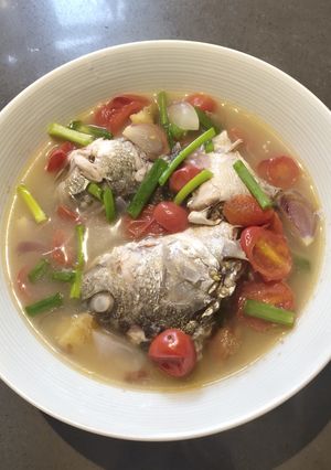 A picture of Fish Head in Tomatoes.
