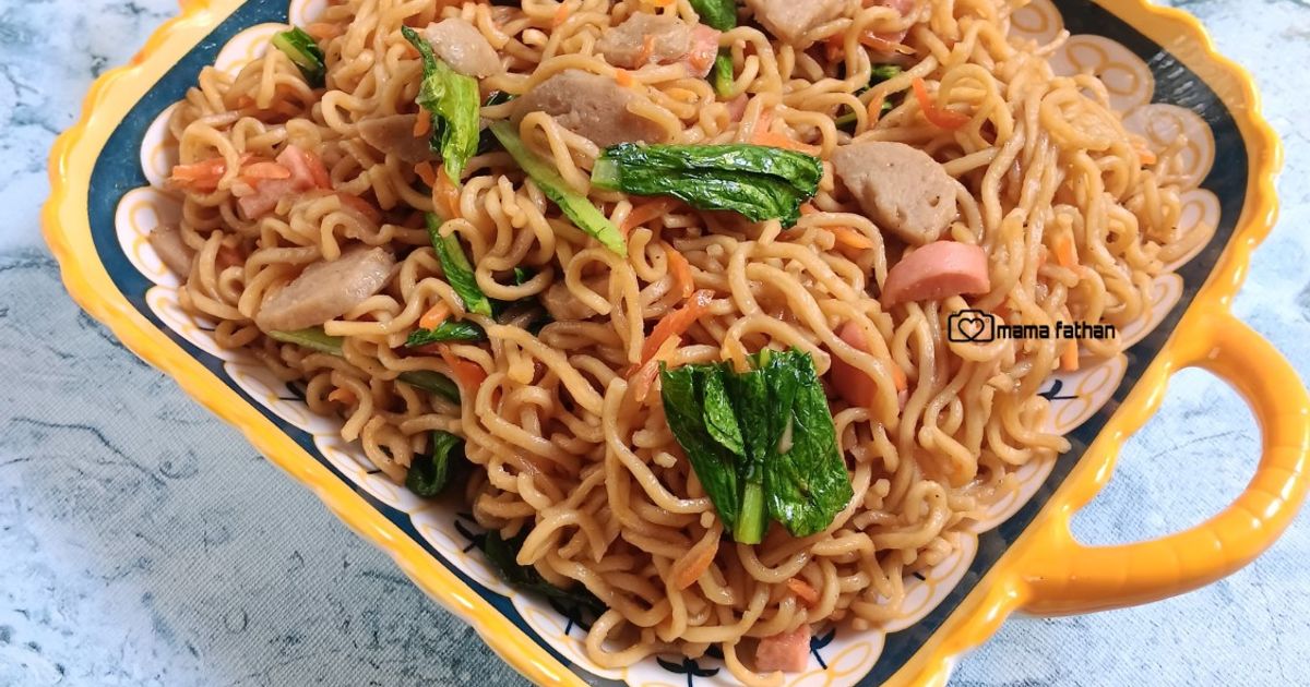 Mie goreng porsi besar