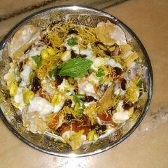 A picture of Chat papdi.