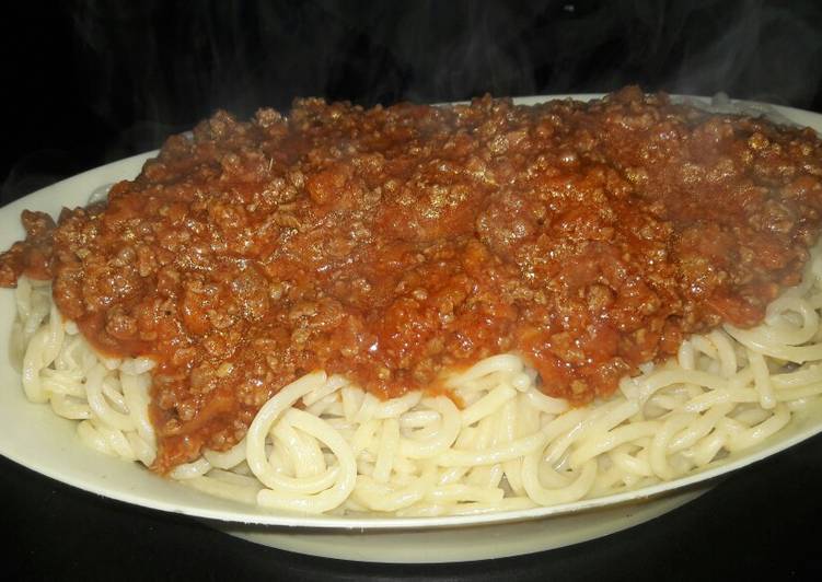 Fideos con salsa bolognesa