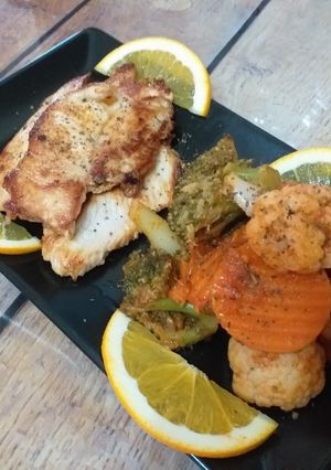 O poză a rețetei Piept de pui fript cu sote de legume 😋👩‍🍳.