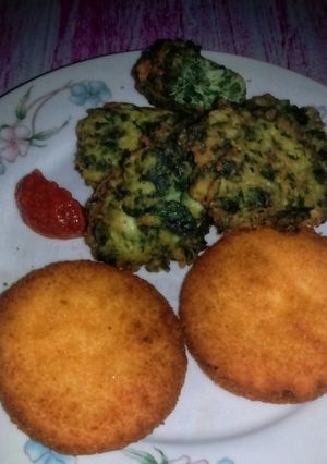 Una foto de Buñuelos de acelga y pejerrey