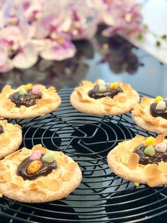 Une photo de BISCUITS DE PÂQUES NID D'OISEAU à la noix de coco