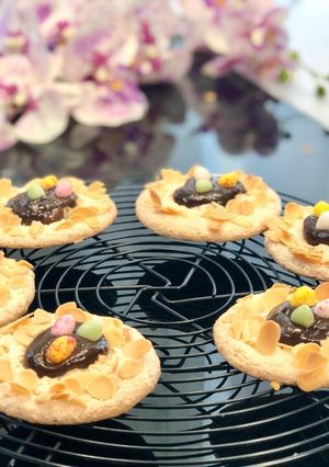 Une photo de BISCUITS DE PÂQUES NID D'OISEAU à la noix de coco