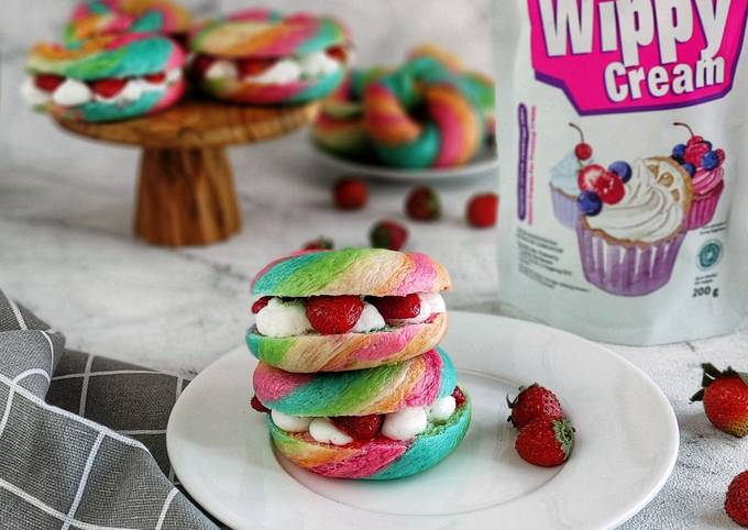 Sandwich Rainbow Bagels