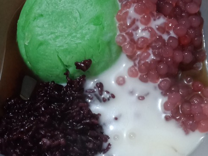 Bagaimana Menyiapkan Bubur sumsum warna warni Bahan Sederhana