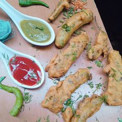 A picture of Green chilli pakoras.
