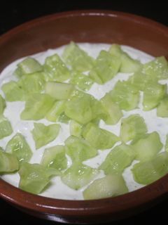 Una foto de Tzatziki con majado y a daditos