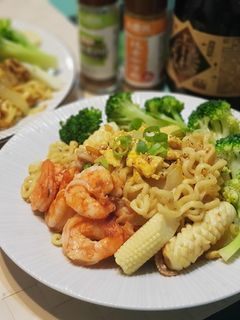 咖哩海鮮炒泡麵 的食譜成品照片