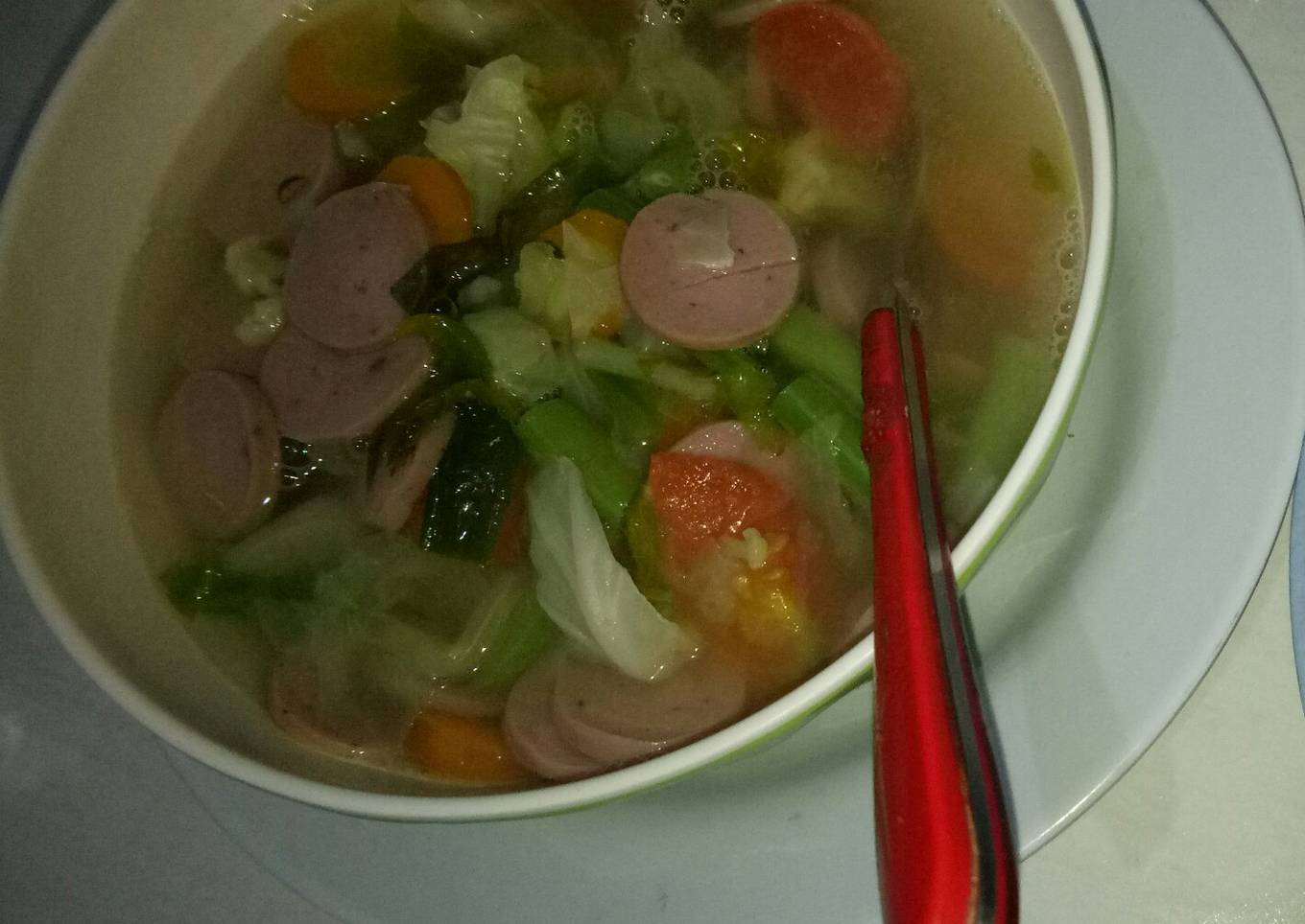 Sop sayur sosis