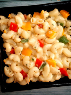 A picture of Alfredo Pasta with Mayonnaise.