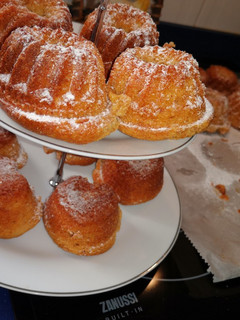 Una foto de Mini bundt de turrón