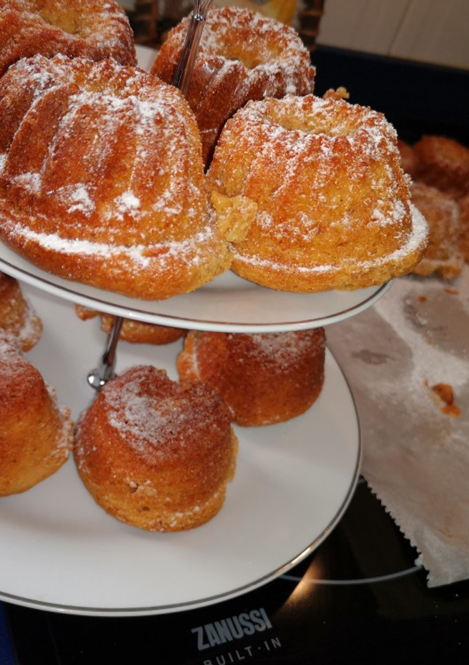 Una foto de Mini bundt de turrón