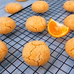 A picture of Eggless Orange Crinkle Cookies.