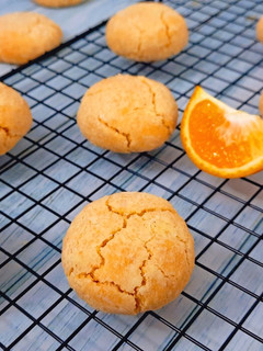 A picture of Eggless Orange Crinkle Cookies.