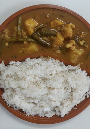 A picture of Sindhi kadi.