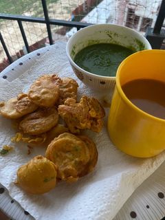 हरे धनिए की चटनी (Hare dhaniye ki chutney recipe in hindi) रेसिपी मुख्य फोटो