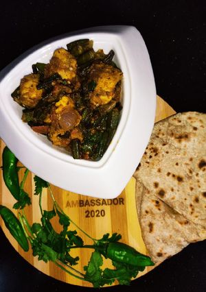 A picture of Chicken Boneless And Bhindi (Lady Finger).