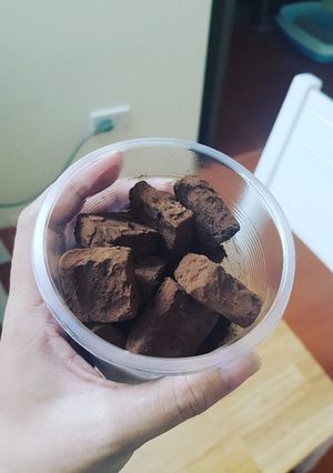 Hình của món Nama chocolate (sô cô la tươi).