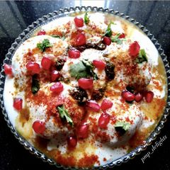 A picture of Dahi Vada.